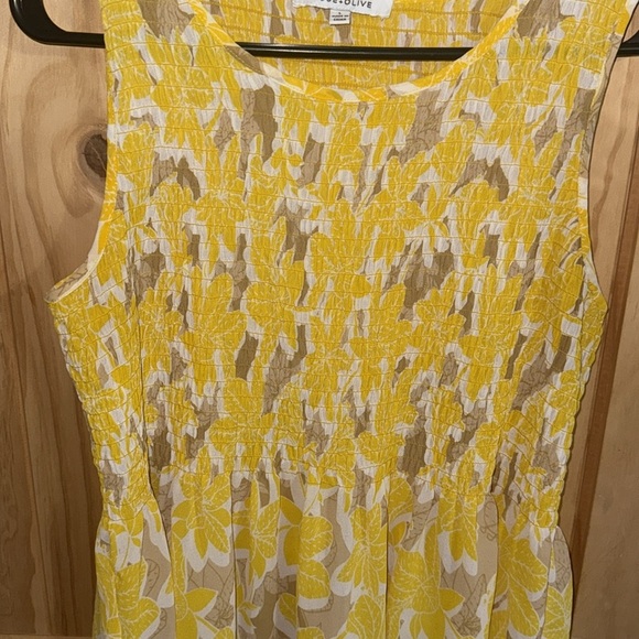 Rose + Olive Yellow and White Baby Doll Type - Picture 3 of 6